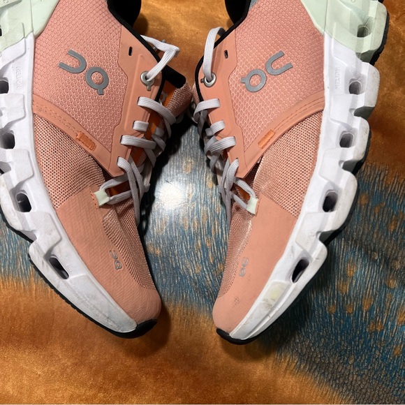 On Cloudflyer 4 Running Shoes Peach Aloe size 8.5 Sneakers - Picture 6 of 14